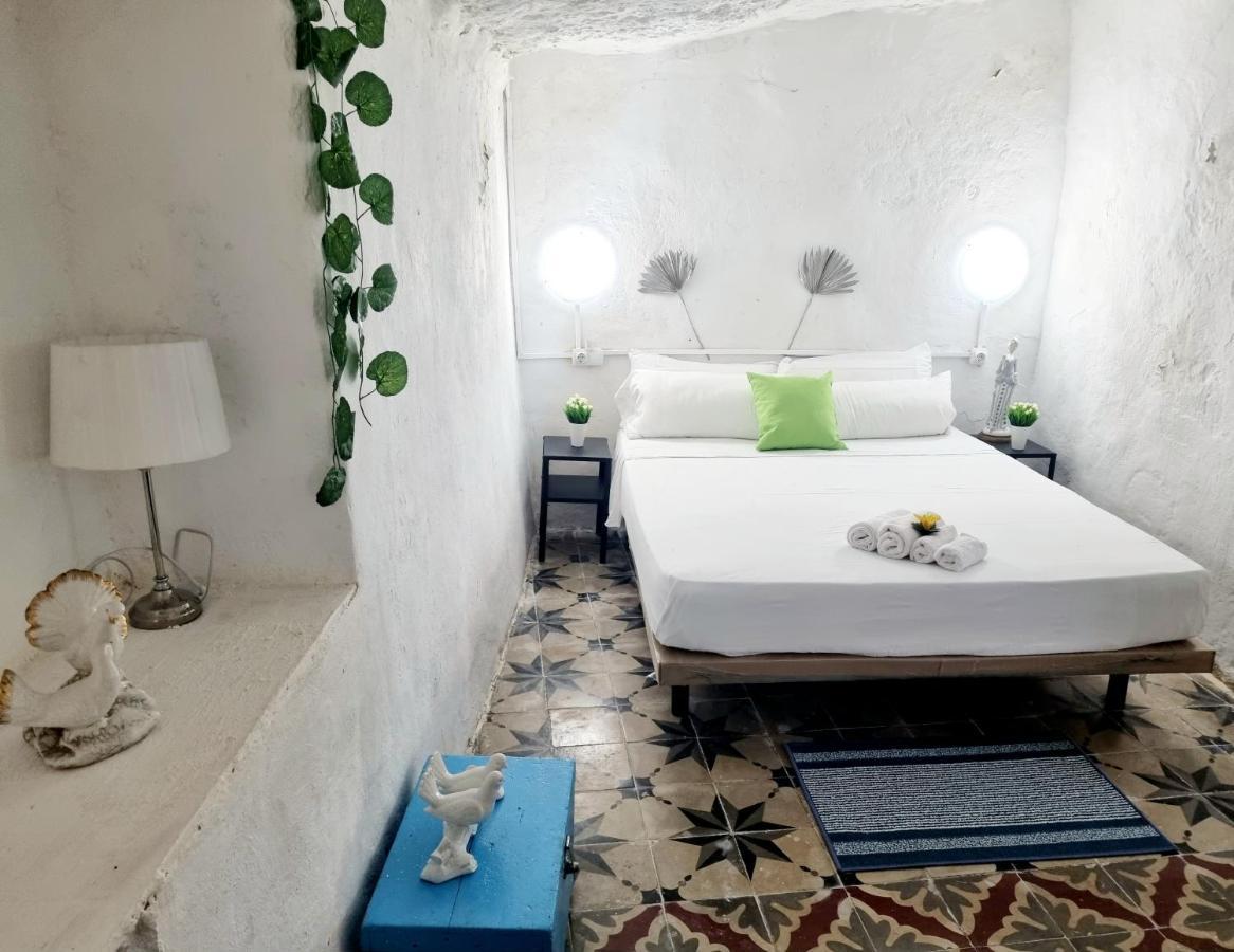 Apartamentos La Cueva Paterna Dış mekan fotoğraf