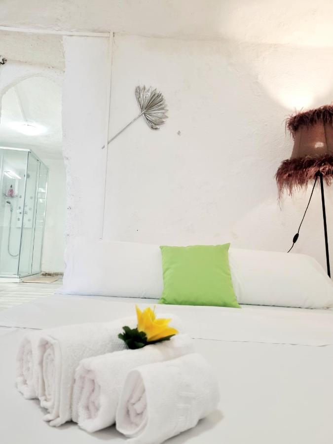 Apartamentos La Cueva Paterna Dış mekan fotoğraf